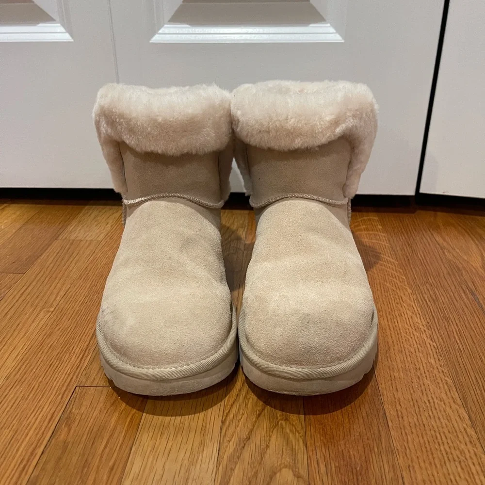 UGG Winter Boots with Plush Lining - Picture 5 of 7
